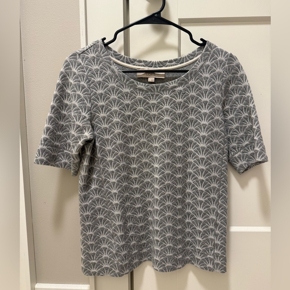 LOFT Gray and White Short Sleeve Top